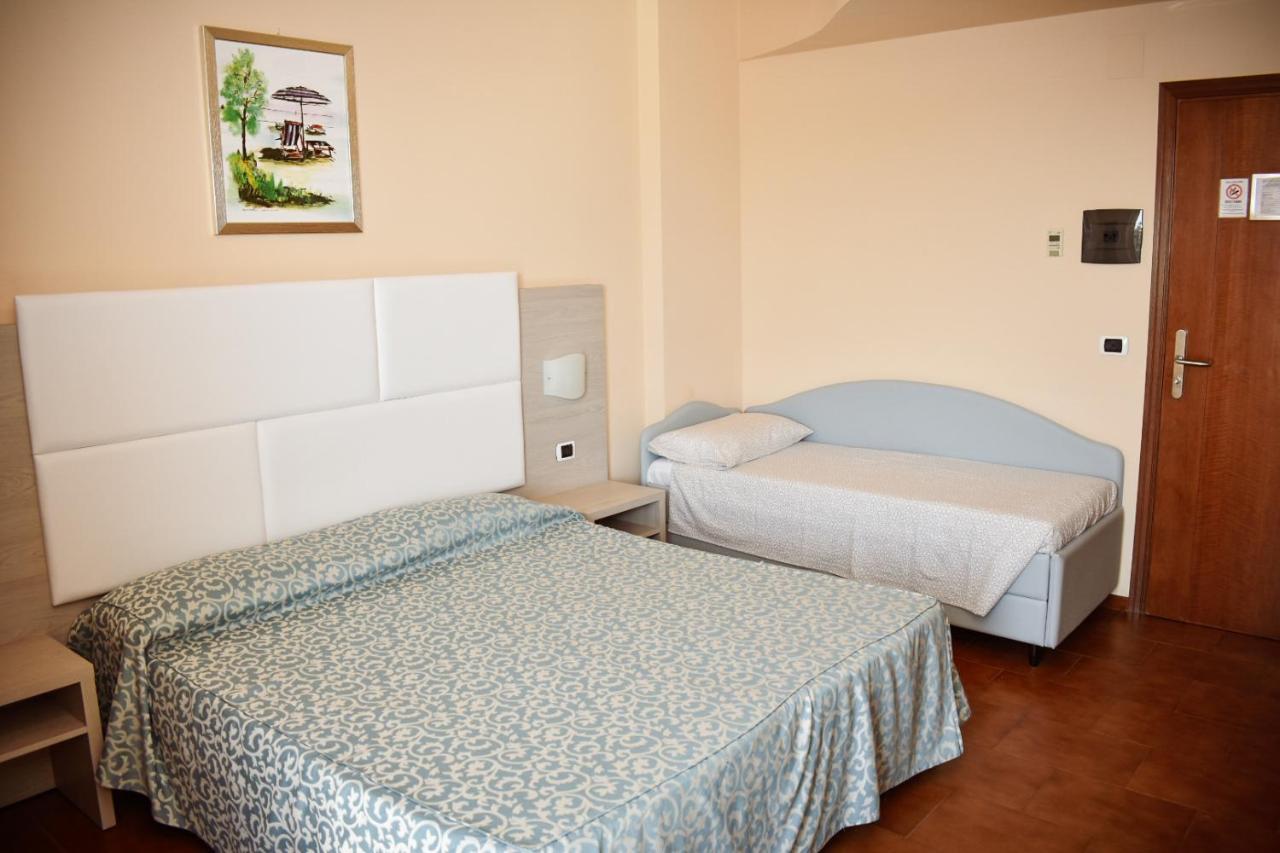 Hotel Costa Verde Торторето Экстерьер фото