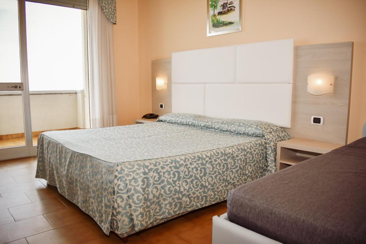 Hotel Costa Verde Торторето Экстерьер фото