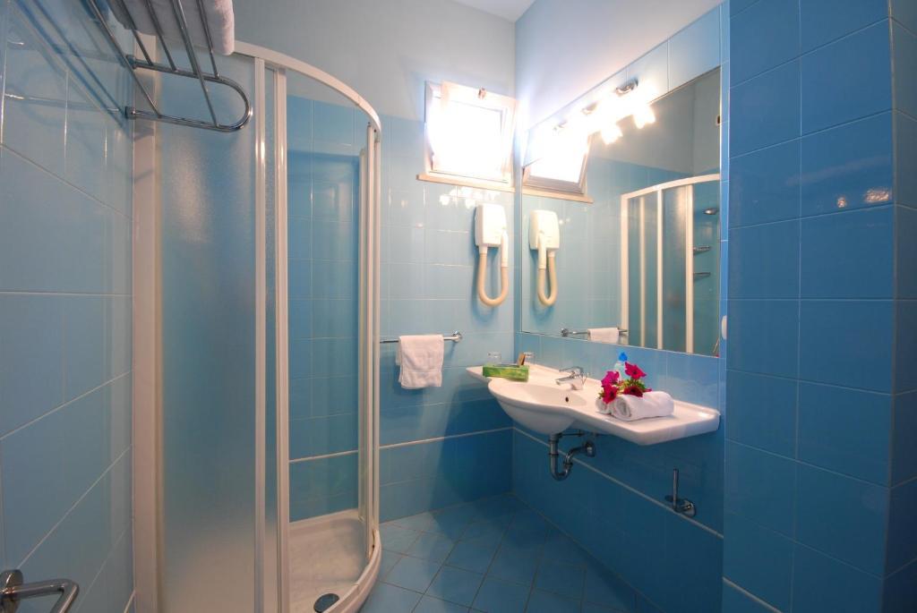 Hotel Costa Verde Торторето Экстерьер фото