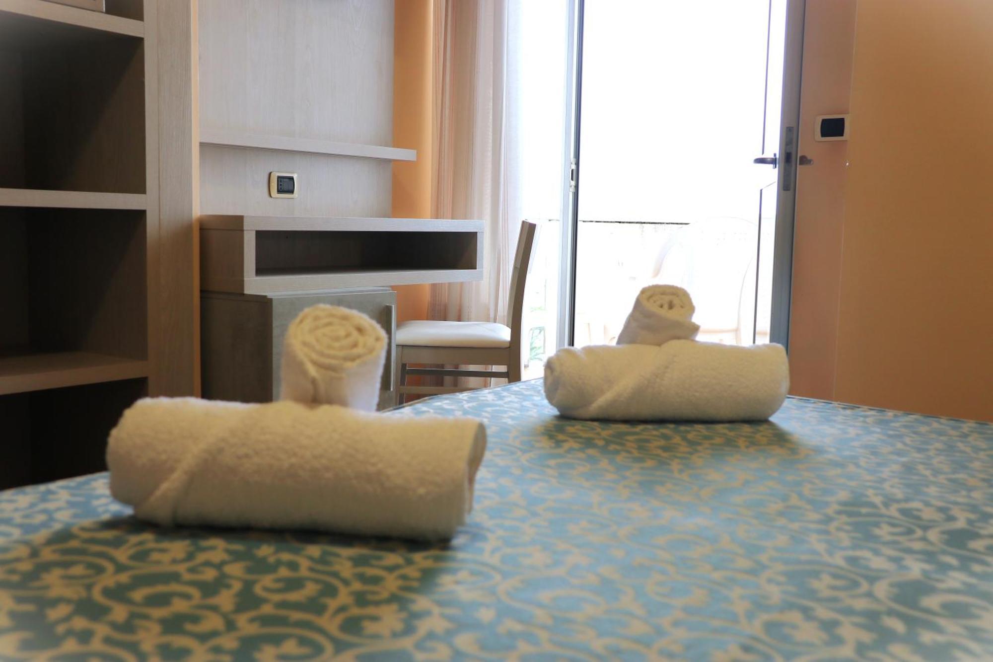 Hotel Costa Verde Торторето Экстерьер фото