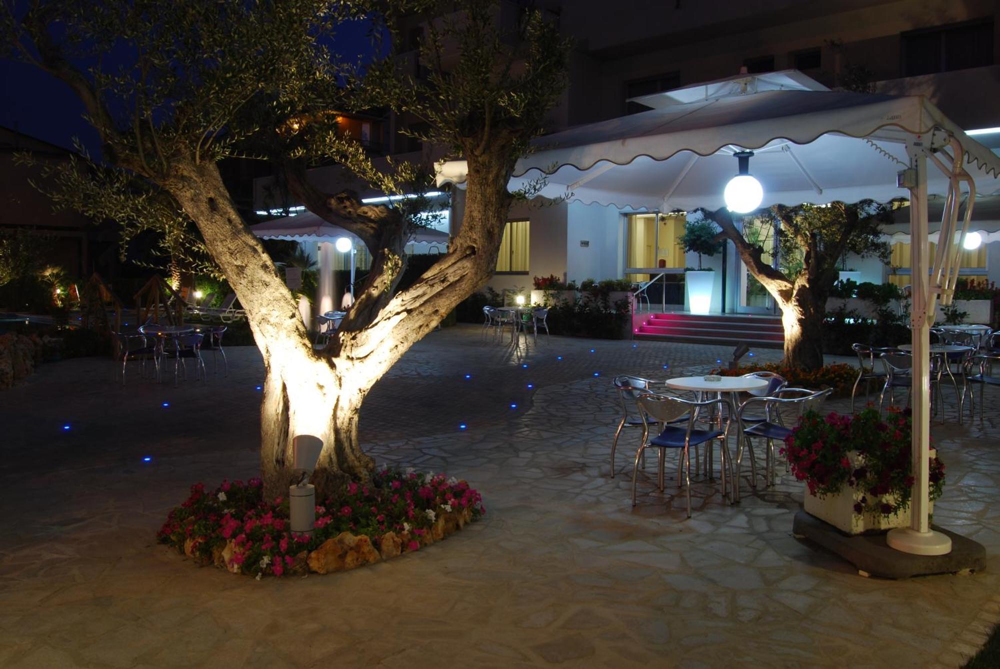 Hotel Costa Verde Торторето Экстерьер фото