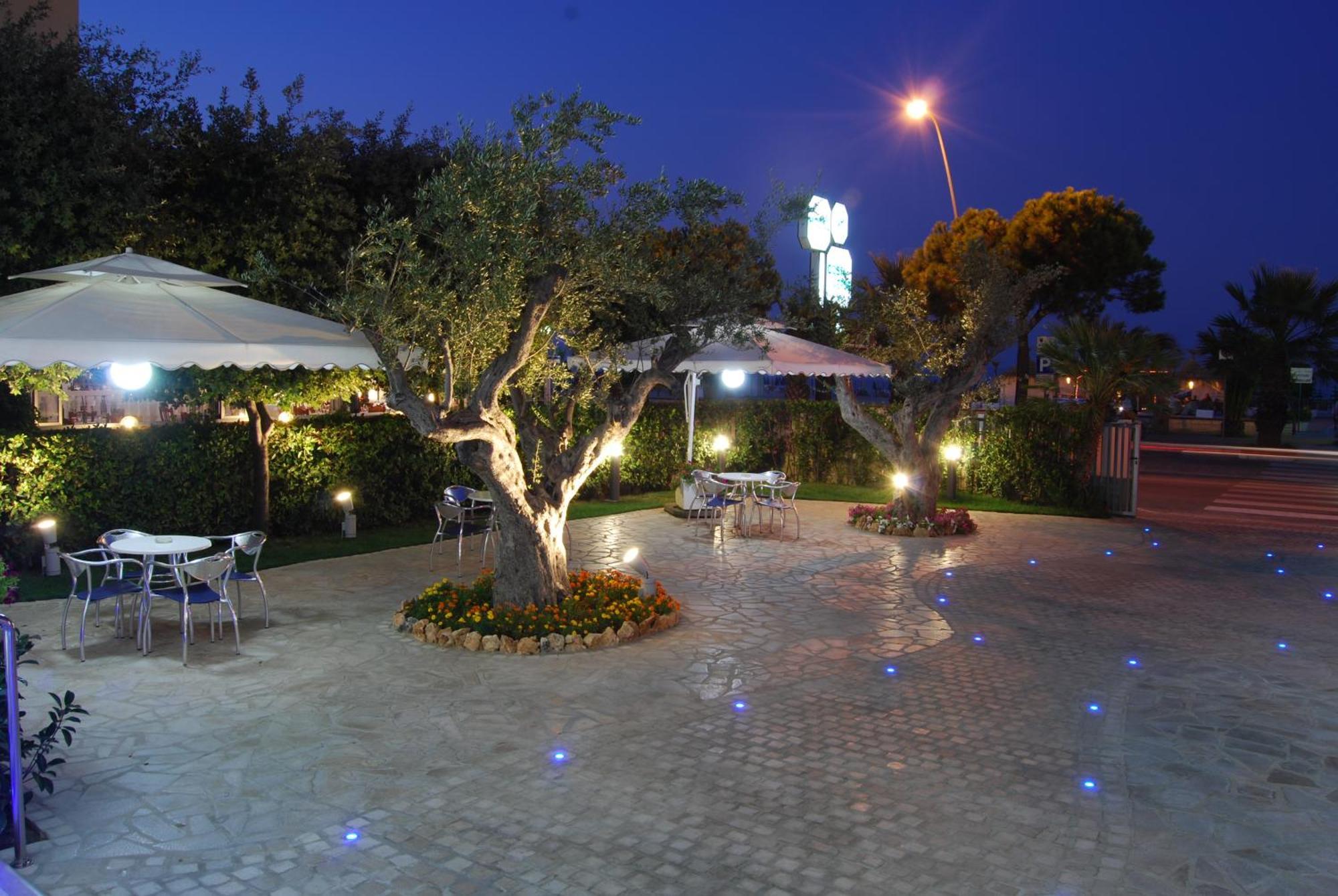Hotel Costa Verde Торторето Экстерьер фото