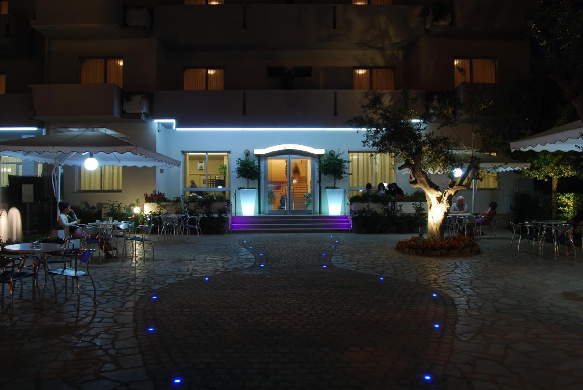 Hotel Costa Verde Торторето Экстерьер фото